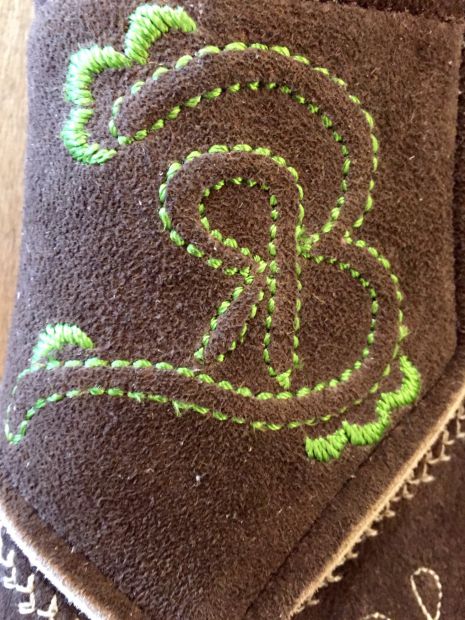 handbesticktes-messertascherl-nach-kundenentwurf-h