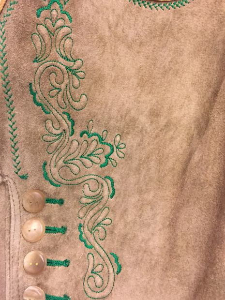 beinstick-grun-auf-wildbockleder-antik-hell-ru