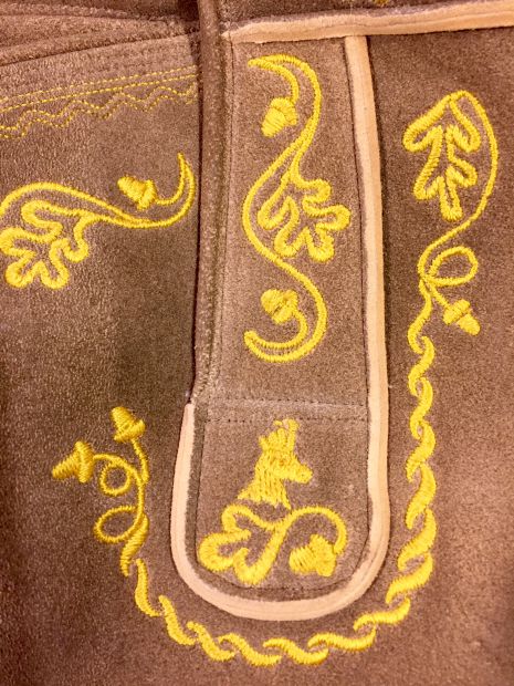 plattstickerei-hirschleder-gamskopf