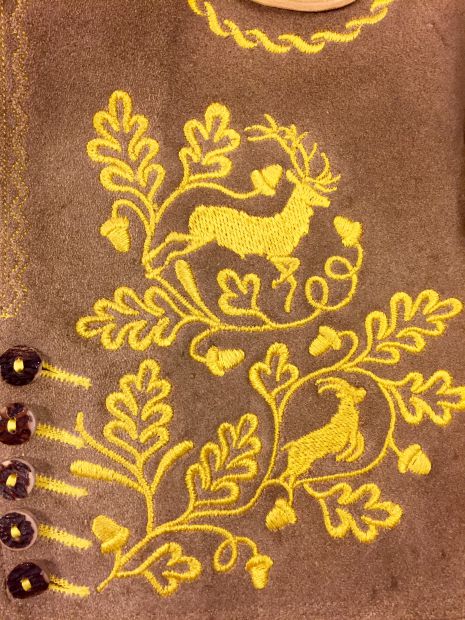 stickerei-thiersee-antiker-heller-hirsch