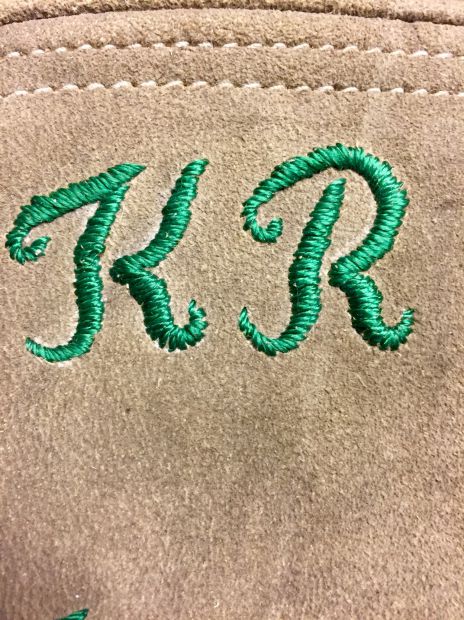 handgestickte-lederhose-grun-bestickt-helles-hir