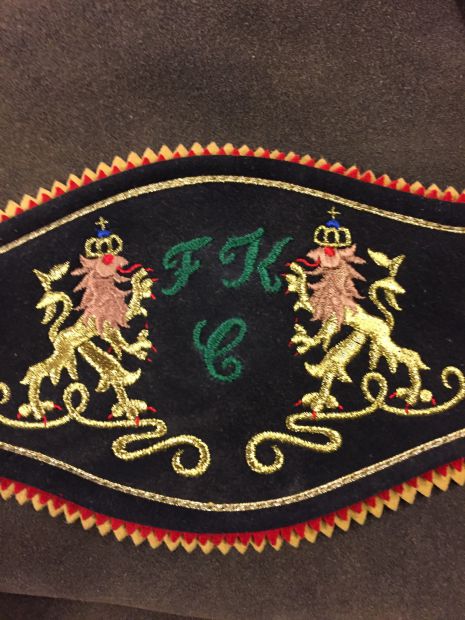 trachtenhosentrager-nach-wunsch-bestickt-monogra