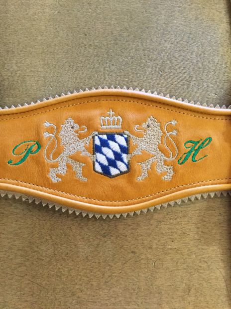 heller-bayern-wappentrager-mit-monogramm