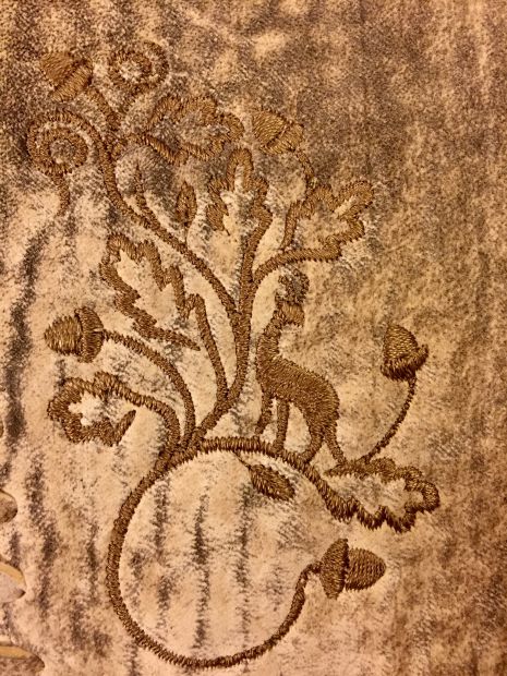 plattstickerei-antiklederhirsch