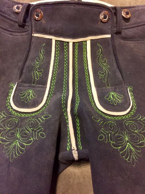 reich-bestickte-hirschbundhose