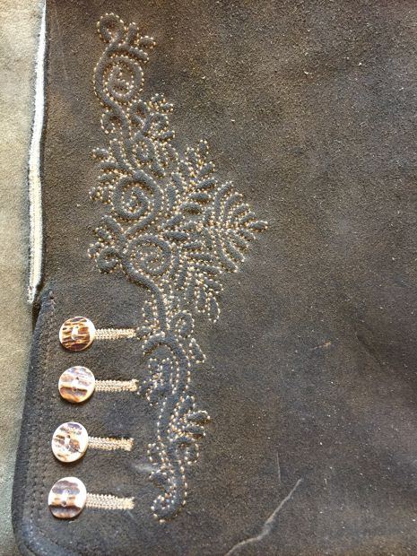 beinstickerei-petersberg-handgestickt