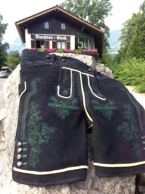 ausseer-lederhose-in-samisch-hirschleder