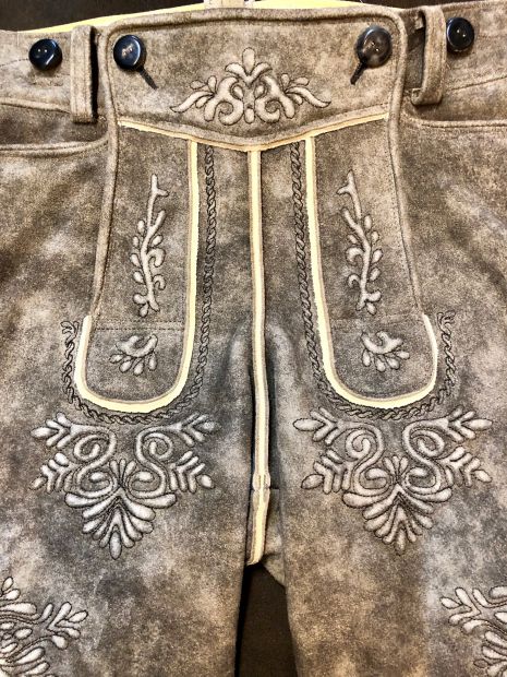 latzstickerei-bockleder