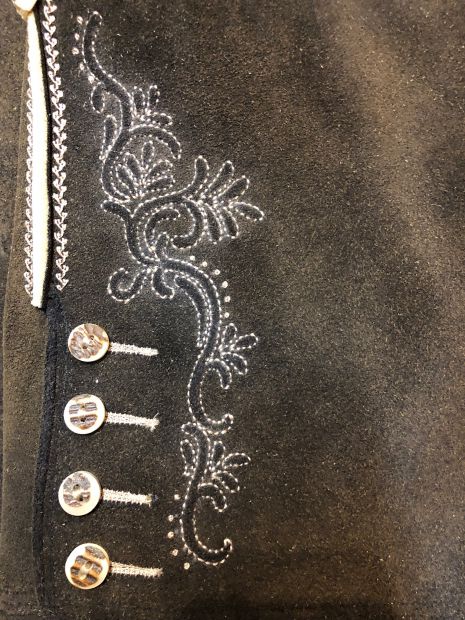 beinstick-handgestickt