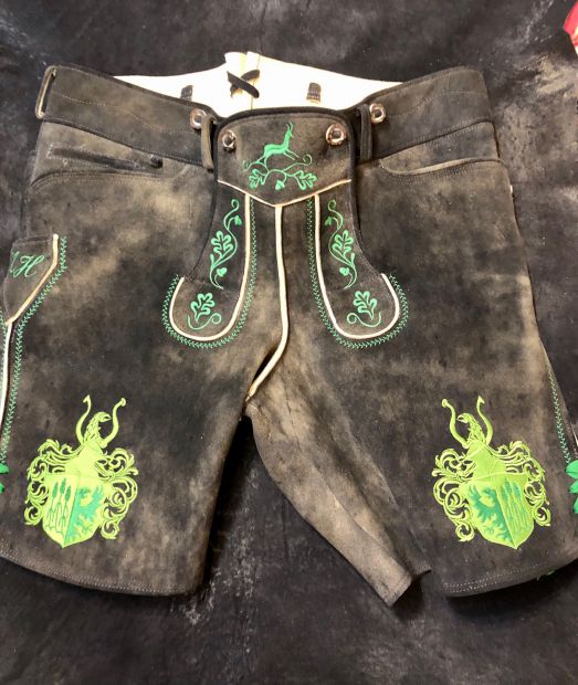 plattgestickte-hirschlederhose